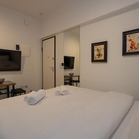 Dema Luxury Suites - Lekka E3 Athens Exterior photo