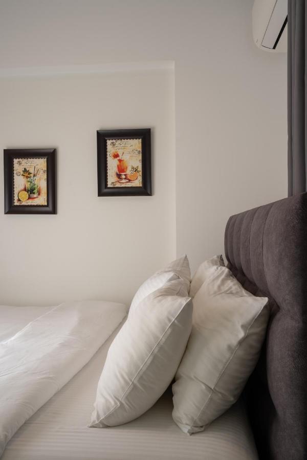 Dema Luxury Suites - Lekka E3 Athens Exterior photo