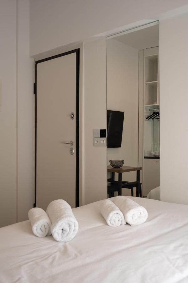 Dema Luxury Suites - Lekka E3 Athens Exterior photo